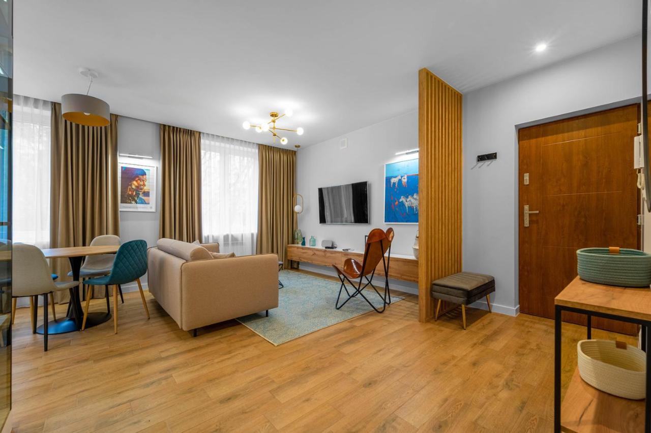 Elektoralna Comfort Apartment Varsó Kültér fotó